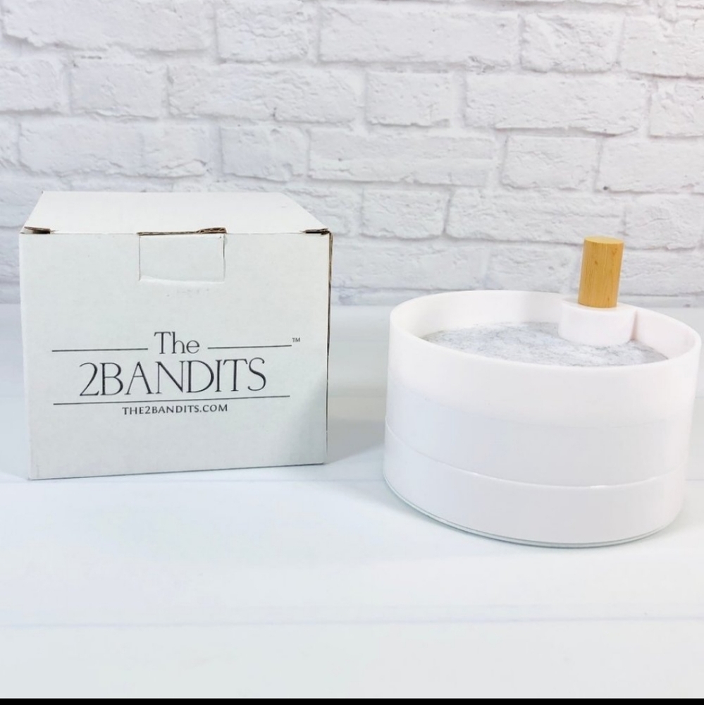 The 2 Bandits Tiered Catchall Tray